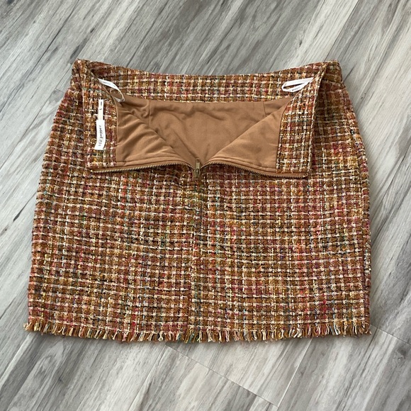 Blu Pepper Women’s Multicolor Tweed Mini Skirt with Frayed Hem size large - Picture 8 of 8